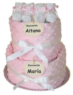 Tarta de pañales Gemelas Patucos en Rosa
